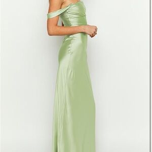Chic One-Shoulder Green Dress